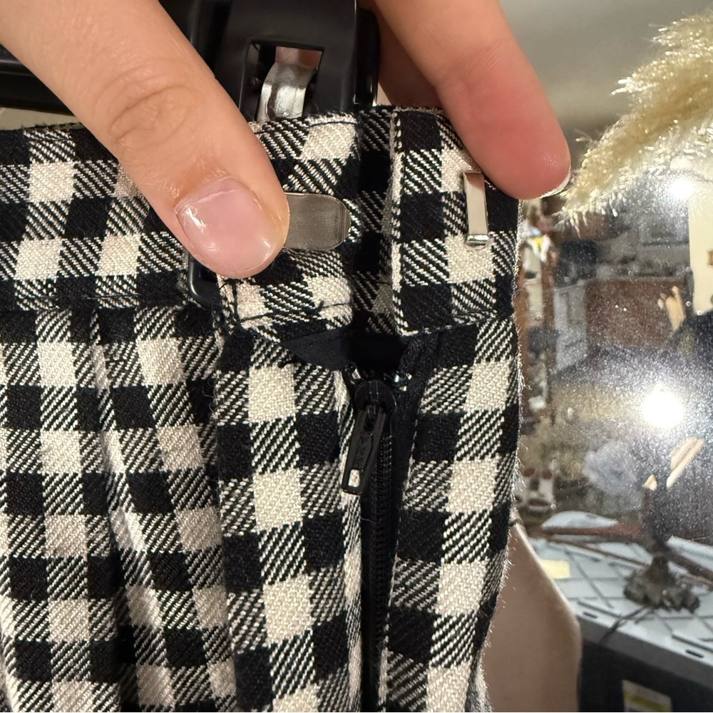 Chaus Vintage Women’s Pleated Aline Black and White Gingham Midi Skirt - Picture 4 of 6